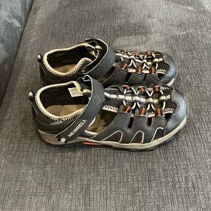 Merrell black hiker sandals